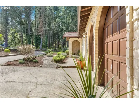 856 Woodland Drive NE Silverton OR 97381