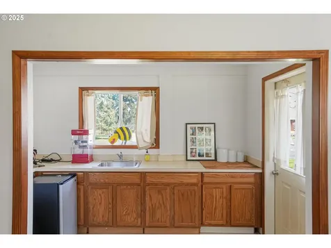 856 Woodland Drive NE Silverton OR 97381