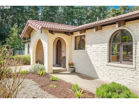 856 Woodland Drive NE Silverton OR 97381