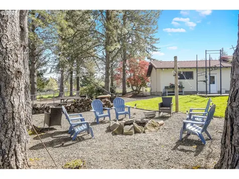 856 Woodland Drive NE Silverton OR 97381