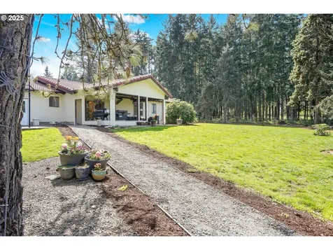 856 Woodland Drive NE Silverton OR 97381
