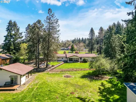 856 Woodland Drive NE Silverton OR 97381
