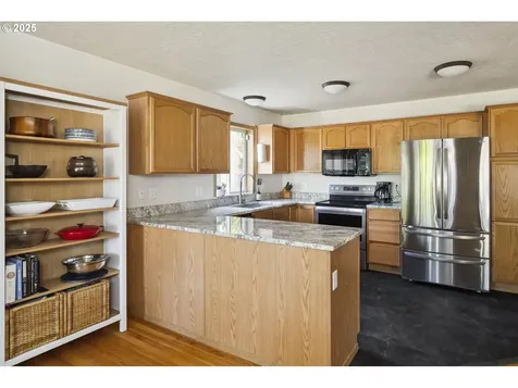 1211 NE Lenore Street Portland OR 97211