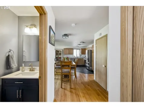 1211 NE Lenore Street Portland OR 97211