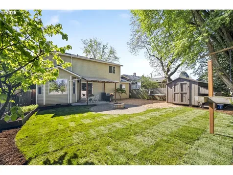 1211 NE Lenore Street Portland OR 97211