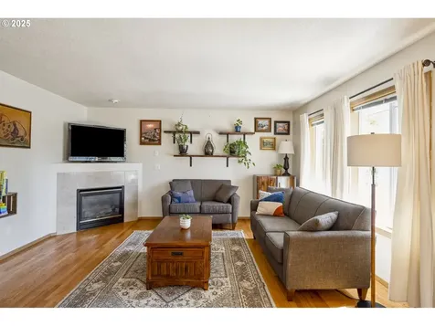 1211 NE Lenore Street Portland OR 97211