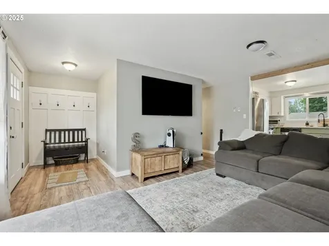 304 Frances Street Molalla OR 97038