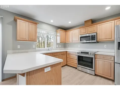 17393 Wake Robin Circle Oregon City OR 97045