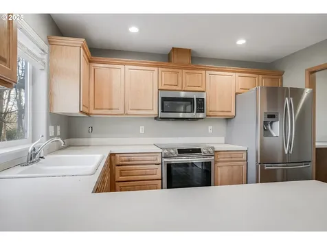 17393 Wake Robin Circle Oregon City OR 97045