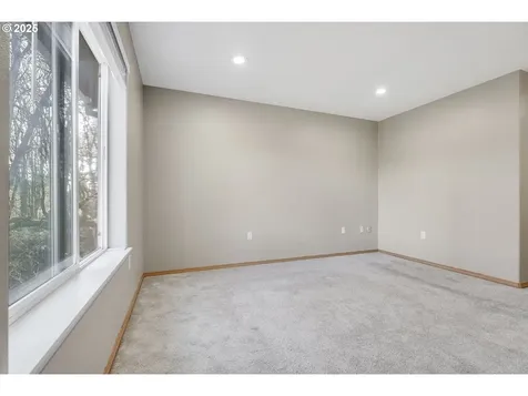17393 Wake Robin Circle Oregon City OR 97045