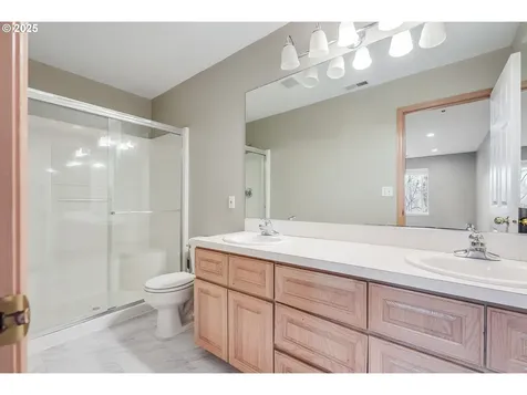 17393 Wake Robin Circle Oregon City OR 97045