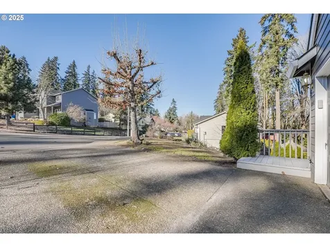 17393 Wake Robin Circle Oregon City OR 97045