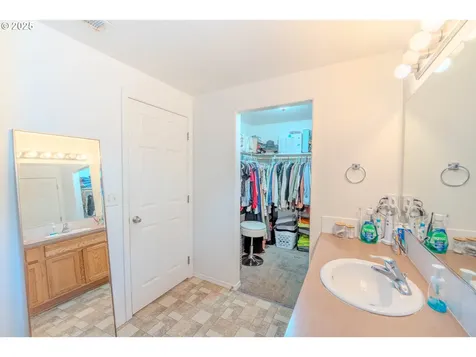 3643 NE Hembree Street Mcminnville OR 97128