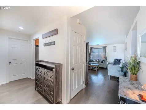 3643 NE Hembree Street Mcminnville OR 97128
