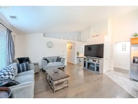 3643 NE Hembree Street Mcminnville OR 97128