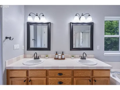 983 NE Ayrshire Drive Hillsboro OR 97124