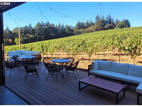 11880 SE Eola Hills Road Amity OR 97101