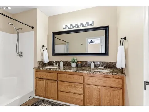 5288 Donohoe Avenue Eugene OR 97402