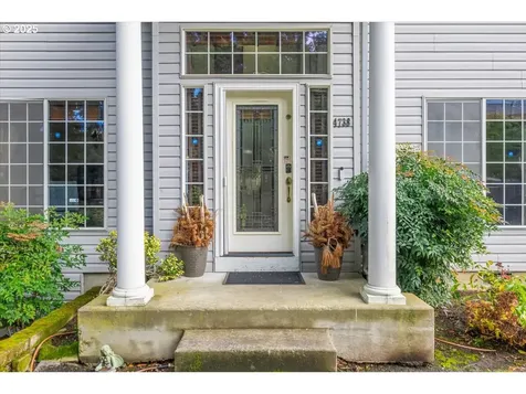 4738 NE 48th Place Portland OR 97218