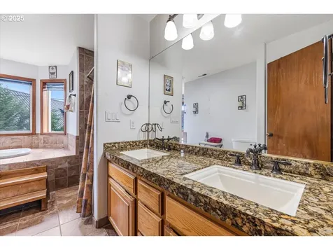 4738 NE 48th Place Portland OR 97218