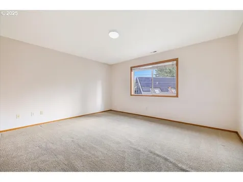 4738 NE 48th Place Portland OR 97218