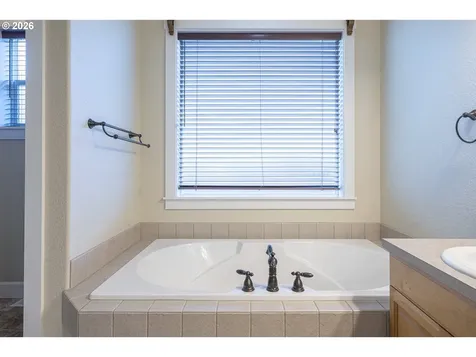 1902 NE Lucy Belle Street Mcminnville OR 97128