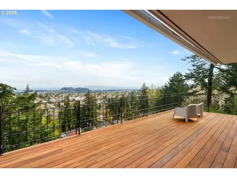 6833 SE Pine Court Portland OR 97215