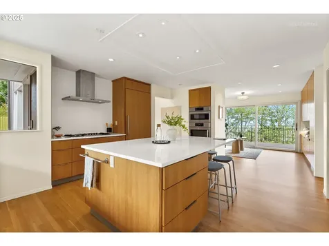 6833 SE Pine Court Portland OR 97215