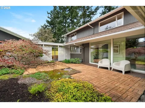 6833 SE Pine Court Portland OR 97215