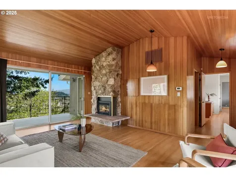 6833 SE Pine Court Portland OR 97215