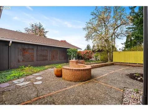 6833 SE Pine Court Portland OR 97215