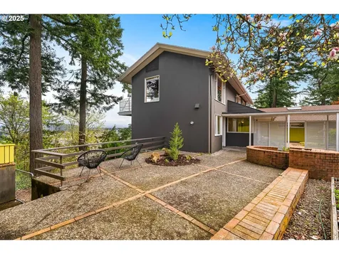 6833 SE Pine Court Portland OR 97215