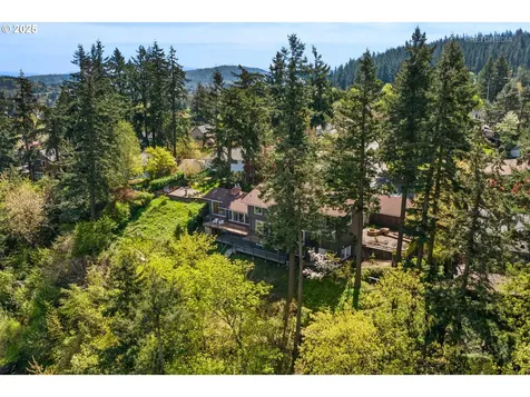 6833 SE Pine Court Portland OR 97215