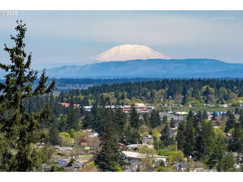 6833 SE Pine Court Portland OR 97215