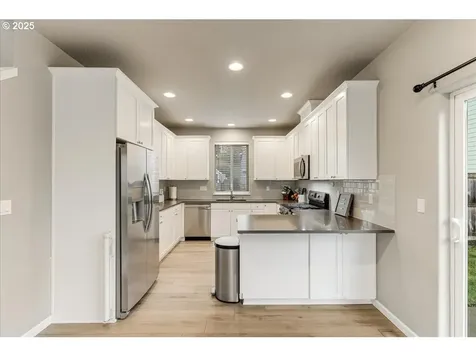 997 NW 2nd Avenue Canby OR 97013