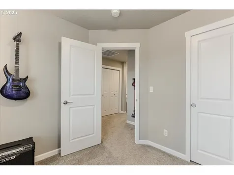 997 NW 2nd Avenue Canby OR 97013