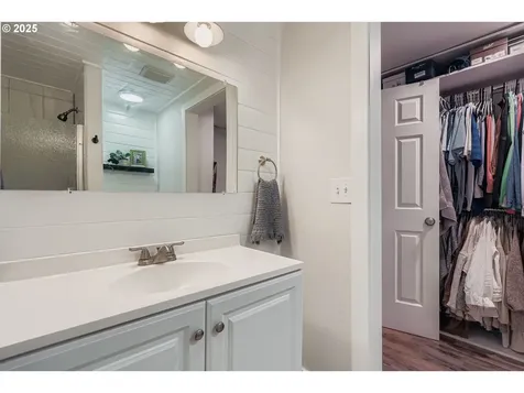 2204 NE 179th Place Vancouver WA 98684