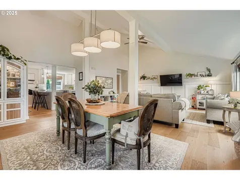 2204 NE 179th Place Vancouver WA 98684