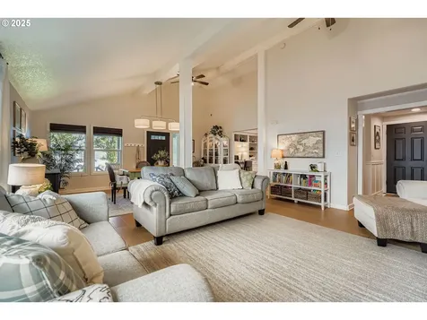 2204 NE 179th Place Vancouver WA 98684