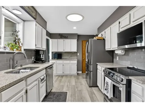 1940 NE 142nd Avenue Portland OR 97230