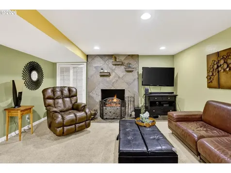 1940 NE 142nd Avenue Portland OR 97230