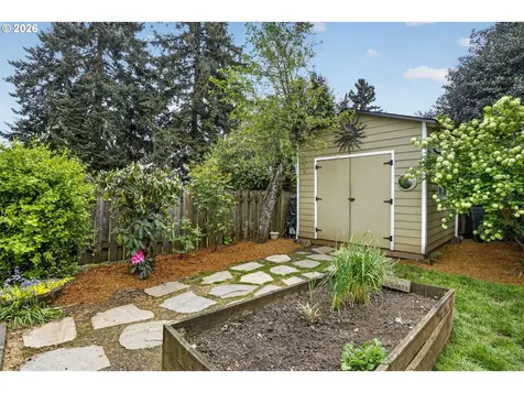 1940 NE 142nd Avenue Portland OR 97230