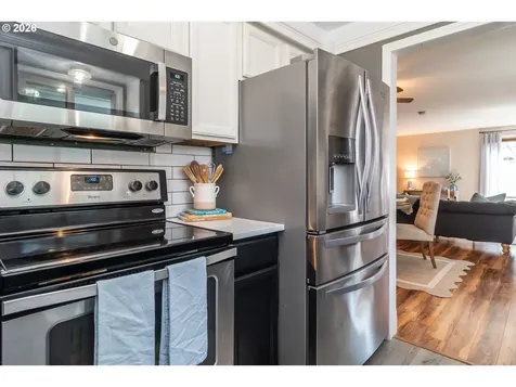 2731 W Lorraine Avenue Roseburg OR 97471