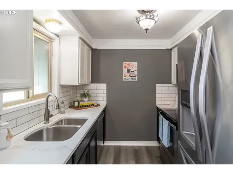 2731 W Lorraine Avenue Roseburg OR 97471