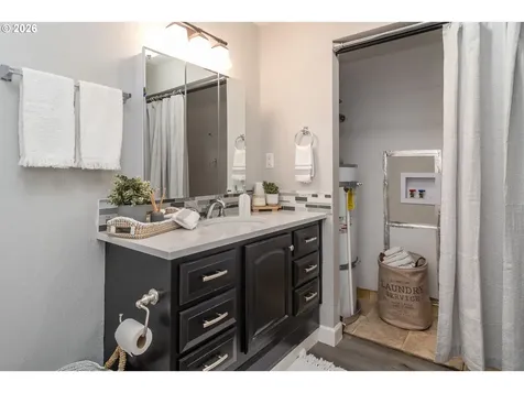 2731 W Lorraine Avenue Roseburg OR 97471