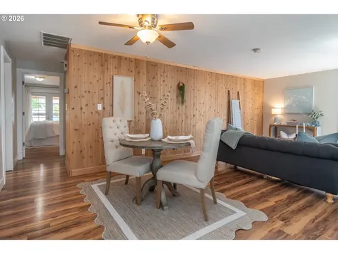 2731 W Lorraine Avenue Roseburg OR 97471