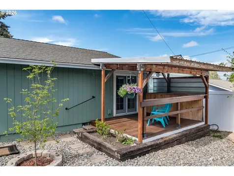 2731 W Lorraine Avenue Roseburg OR 97471
