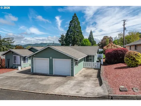 2731 W Lorraine Avenue Roseburg OR 97471