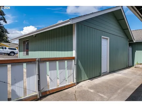 2731 W Lorraine Avenue Roseburg OR 97471