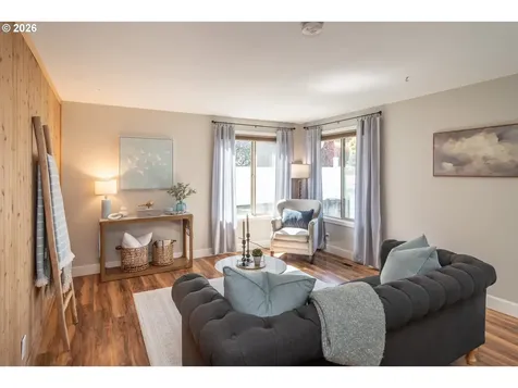 2731 W Lorraine Avenue Roseburg OR 97471